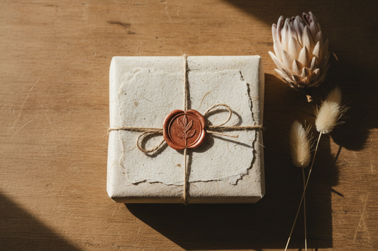 Handmade Paper untuk Packaging dan Branding: Cara Membuat Kemasan yang Berkesan
